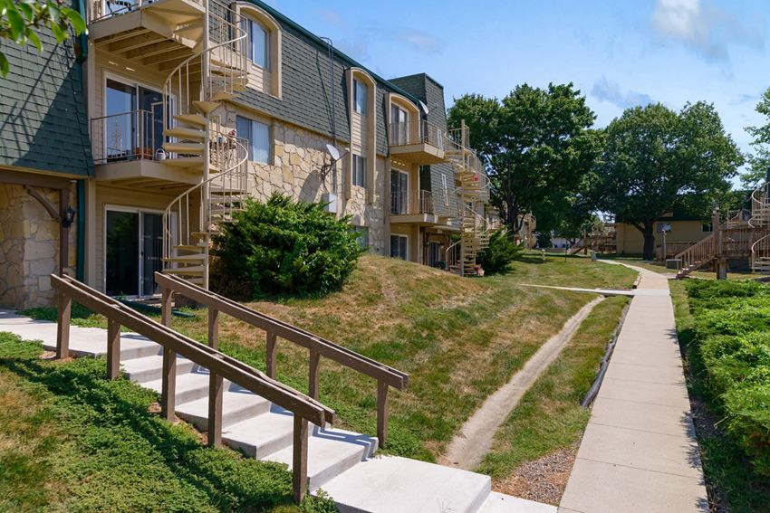 Sherwood Glen Apartments, 8825 Hickman Road, Urbandale, IA RentCafe